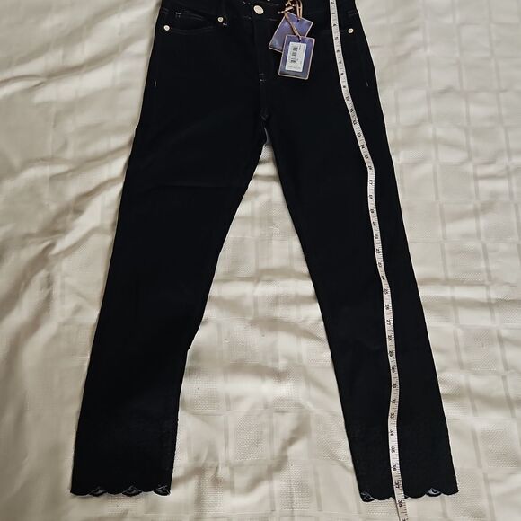 Women's Denim Embroidery Scalloped  Hem Jeans - Picture 9 of 16